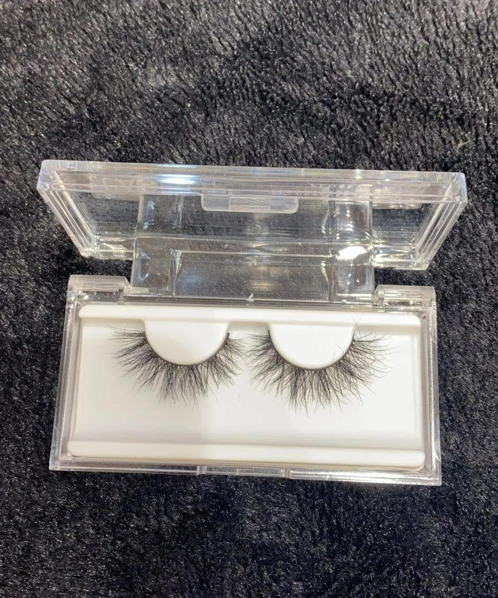 LASHUP LUXURY EYELASHES