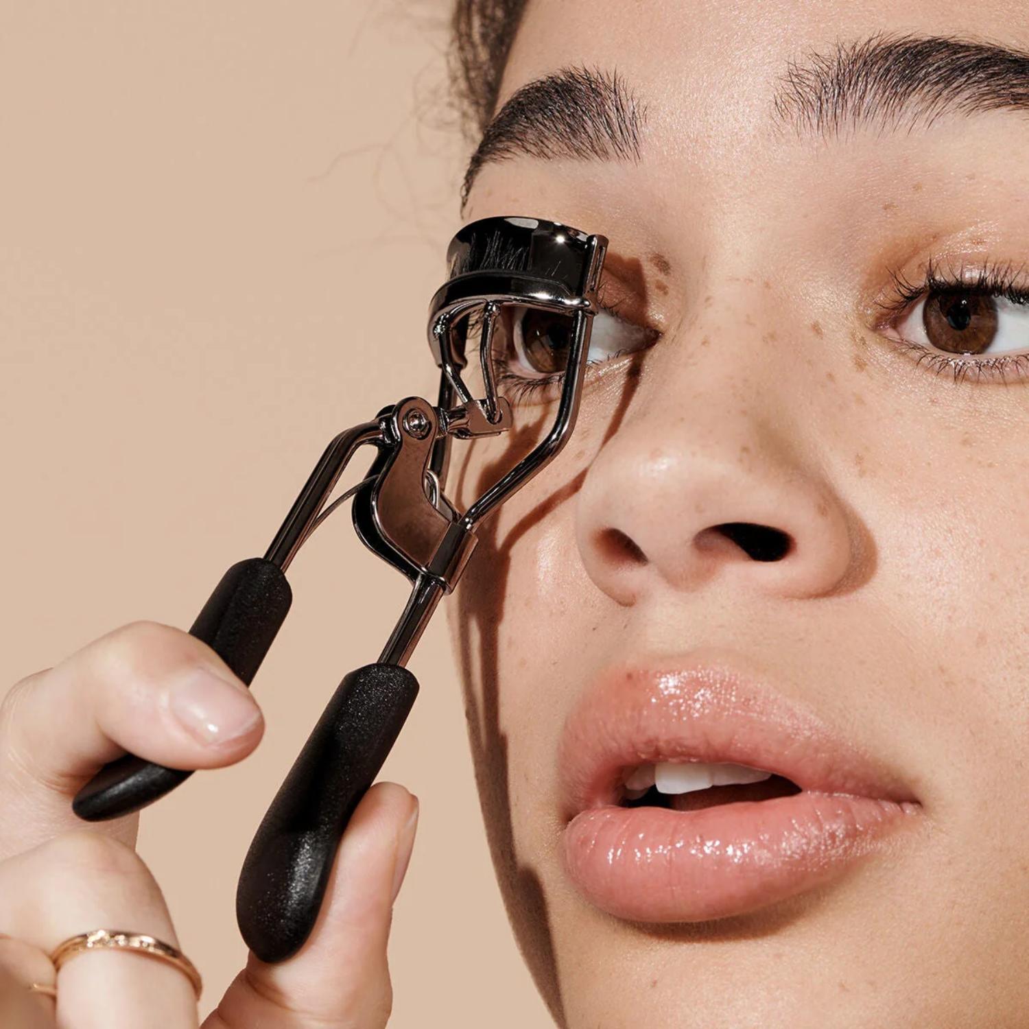 E L F PRO EYELASH CURLER