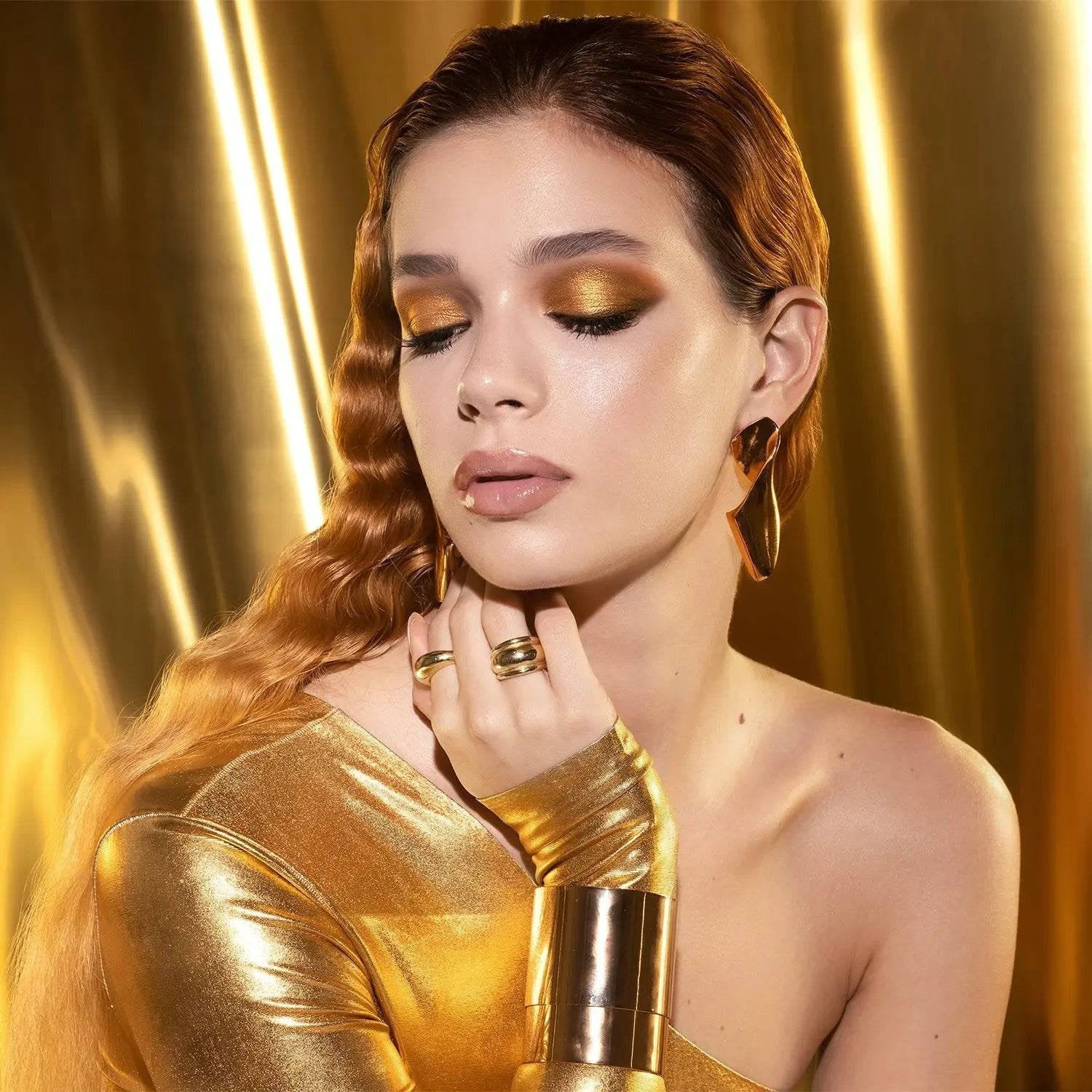 NATASHA DENONA GOLDEN PALETTE 18.9G