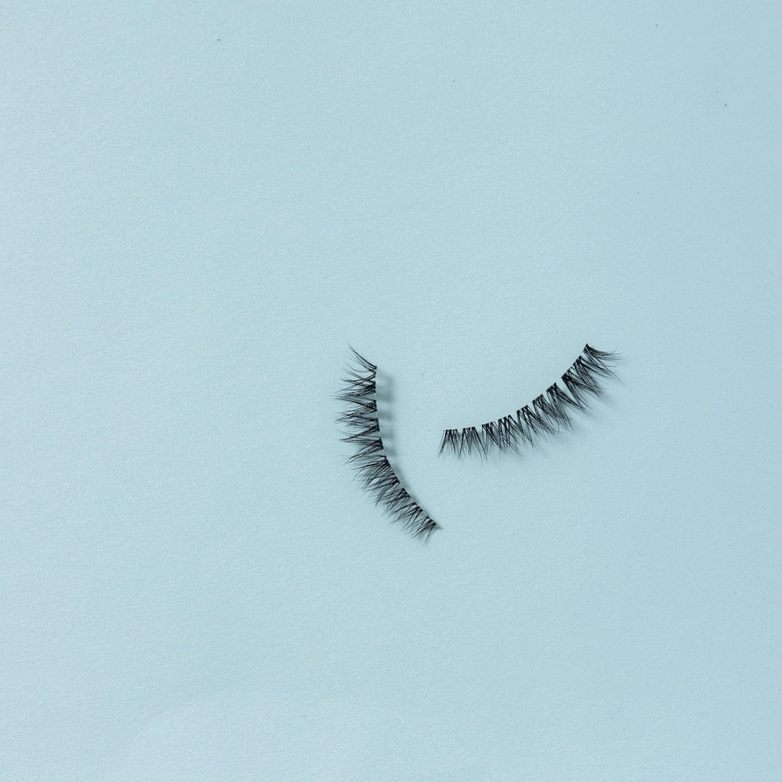 YATEE PREMIUM EYE LASHES   SO CLASSY