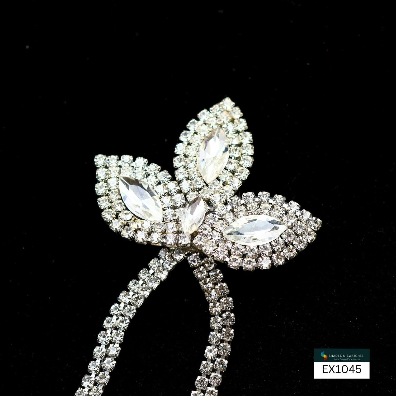 SNS SWAROSKI BROACH 2697