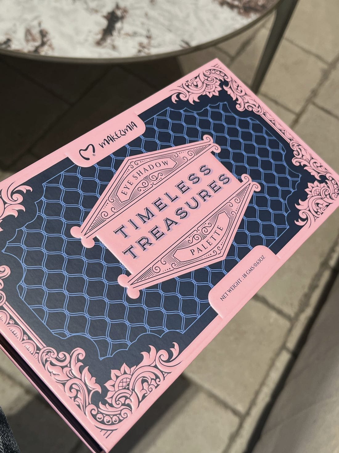 MAKEZMIA TIMELESS TREASURES EYESHADOW PALETTE 18GM