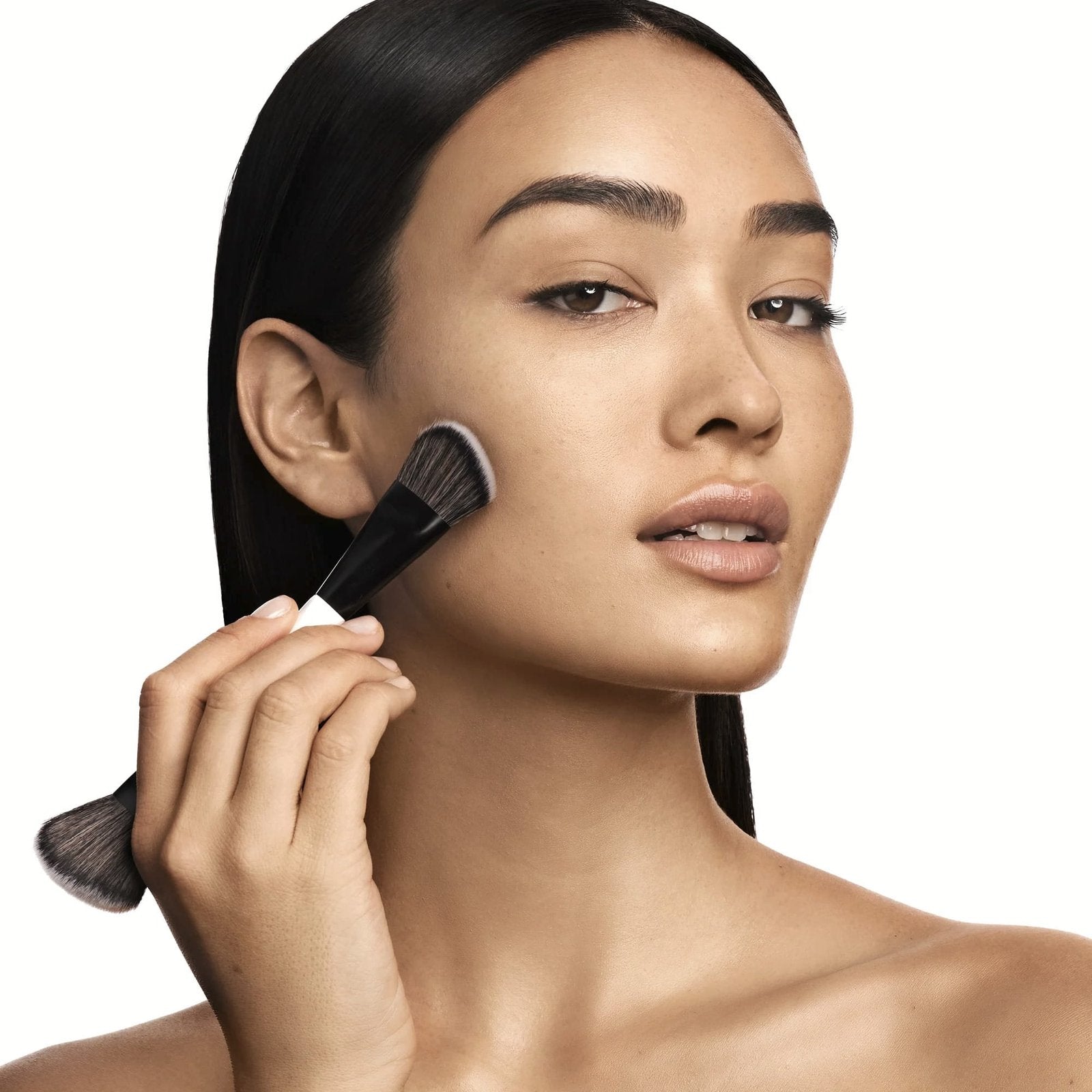 MAKEUP BY MARIO BRUSH F4