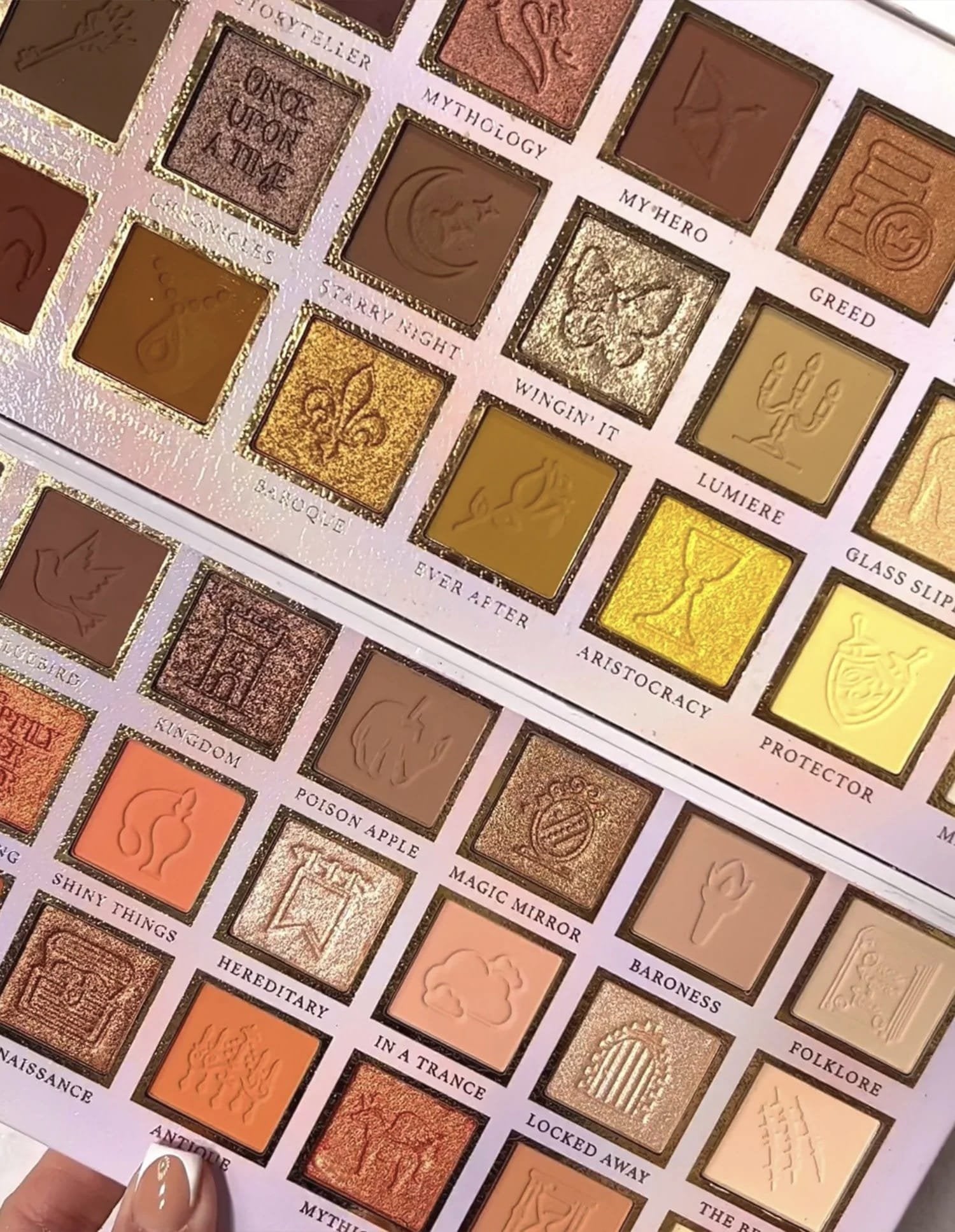 PLOUISE IF THE CROWN FITS pressed pigment palette 58.8 g