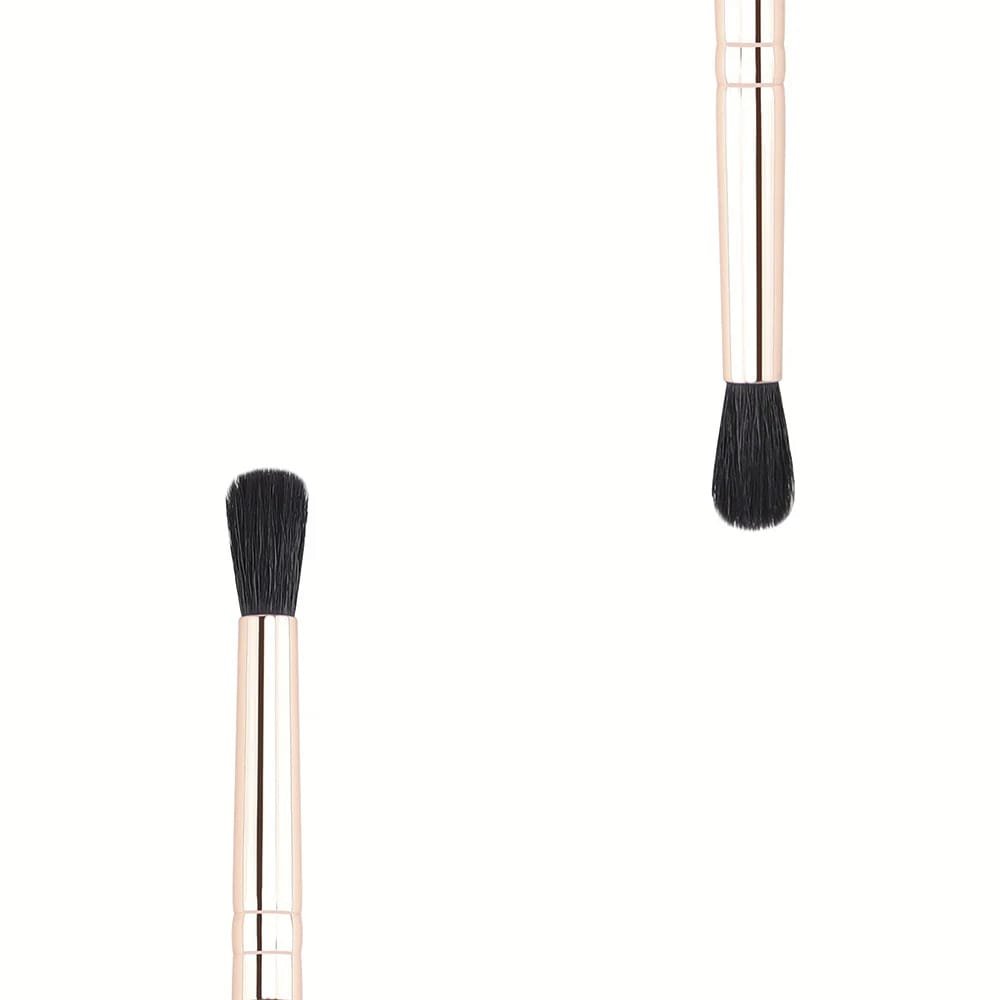 MAKEZMIA MAKEUP BRUSH ME 205 CREASE CRAFTER MINI PRECISION CREASE BRUSH