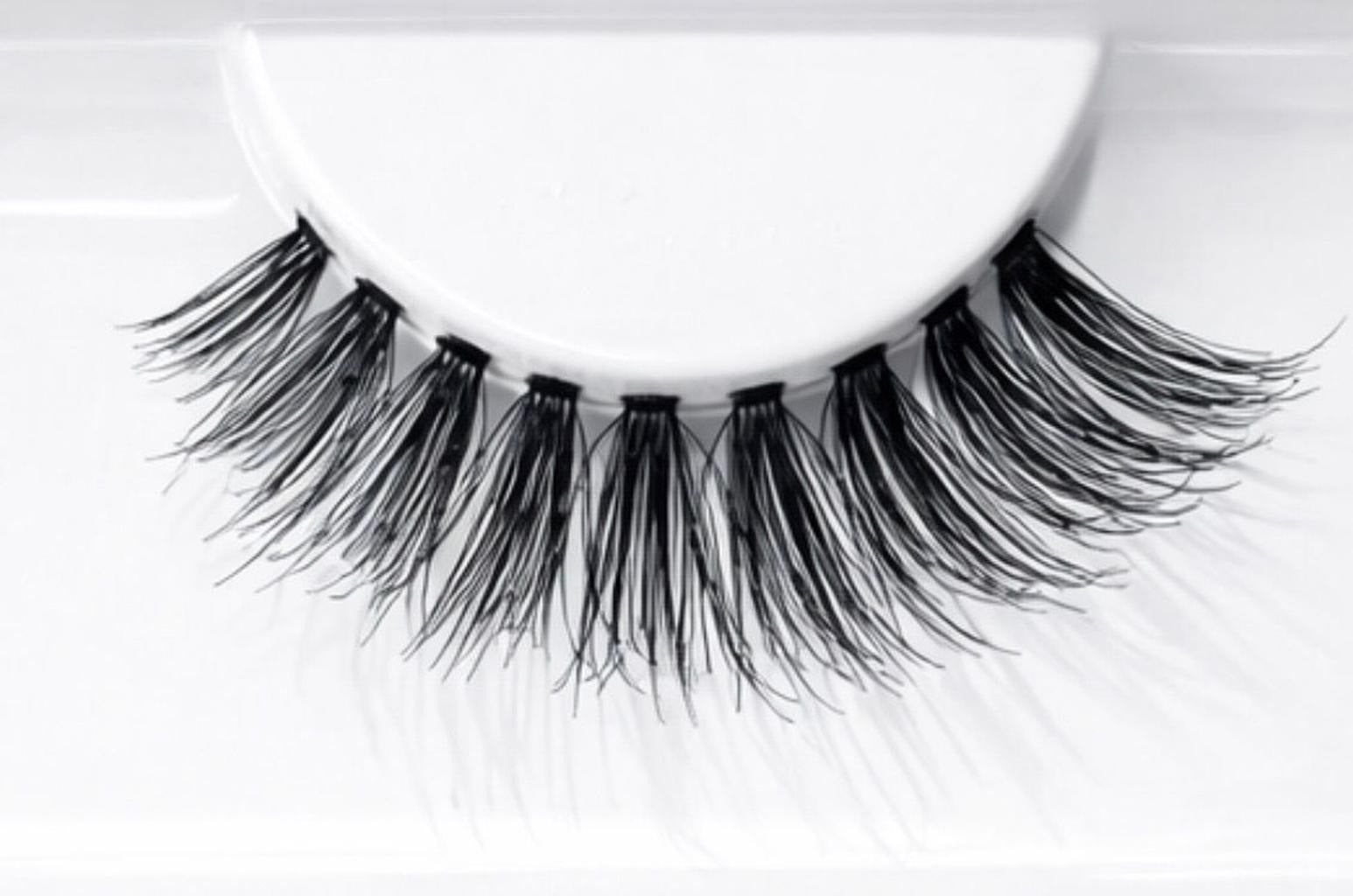 VAHMAYA SINGLE PAIR EYELASHES