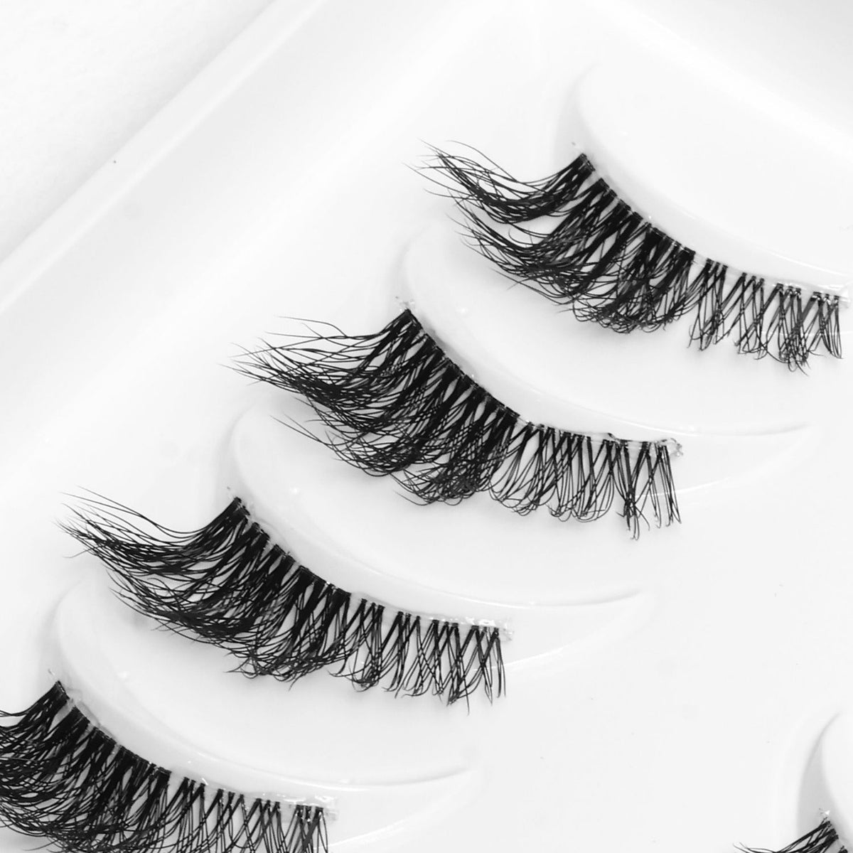 MM-61 SNS 10 PAIRS LASHES PREMIUM (MIMIC MINK)