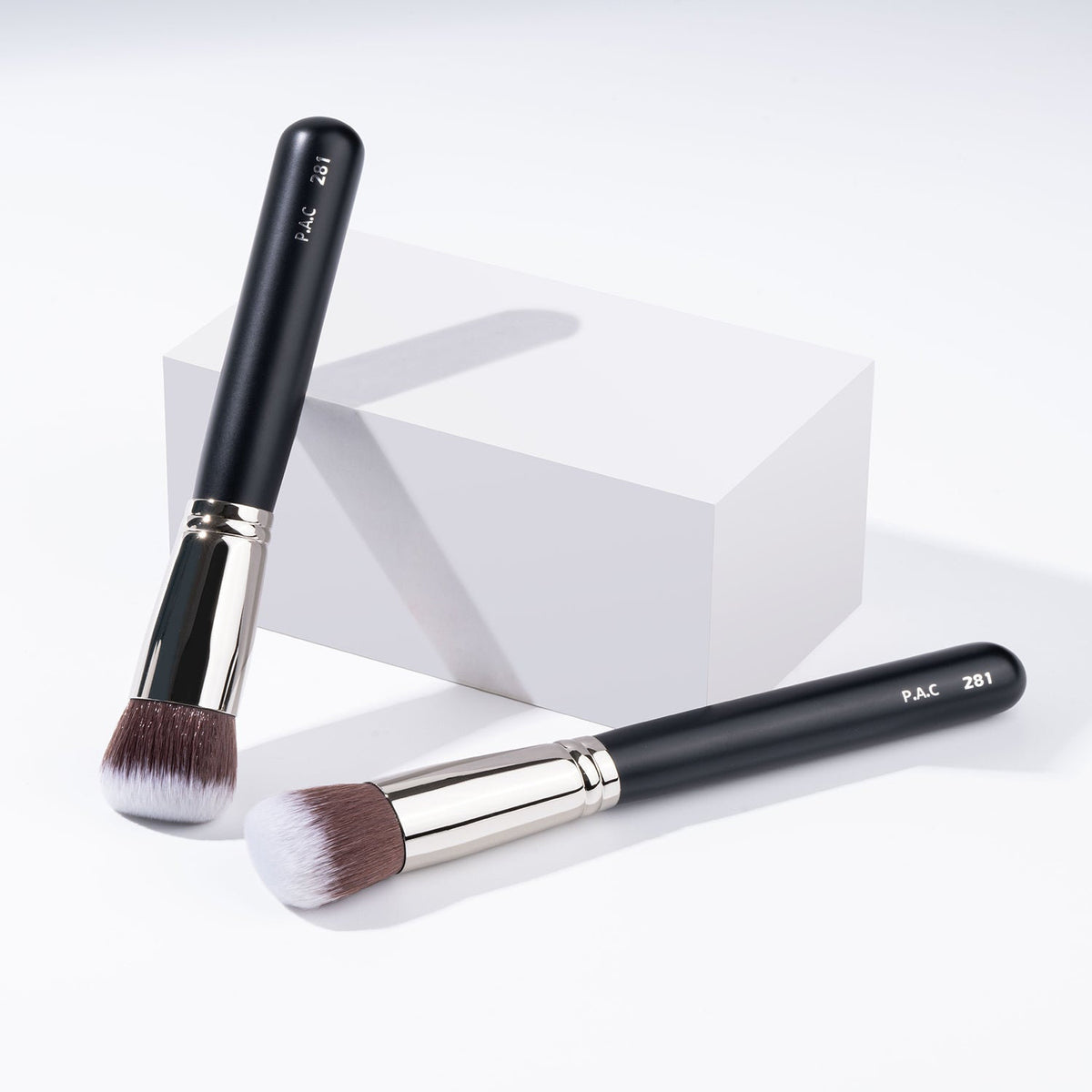 PAC BLENDING BRUSH 281