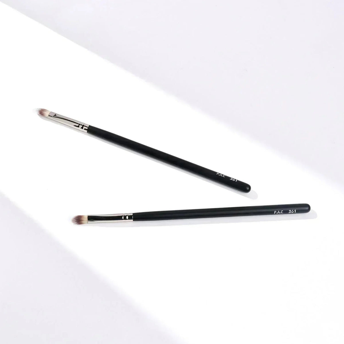 PAC CONCEALER BRUSH 361