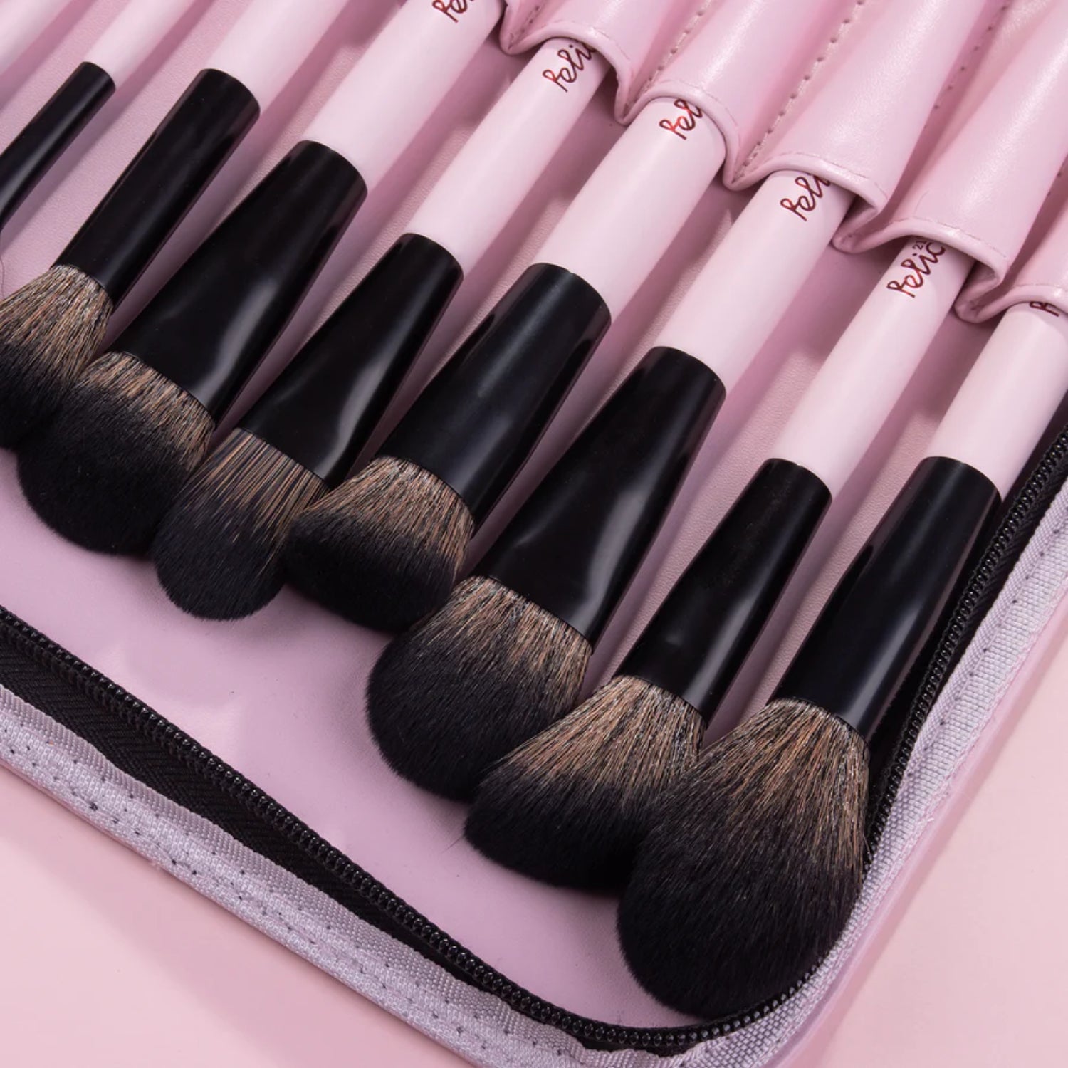 Felic21 essentially you - on the go 25 pcs brush set